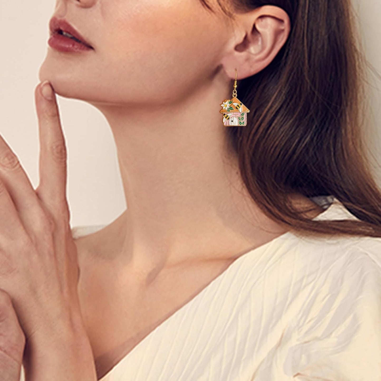 BEEFLYING 16Pcs Bee Honeycomb Stitch Marker Charms, Alloy Enamel Knitting Stitch Marker Charm Pendant for Sewing Crocheting Accessories