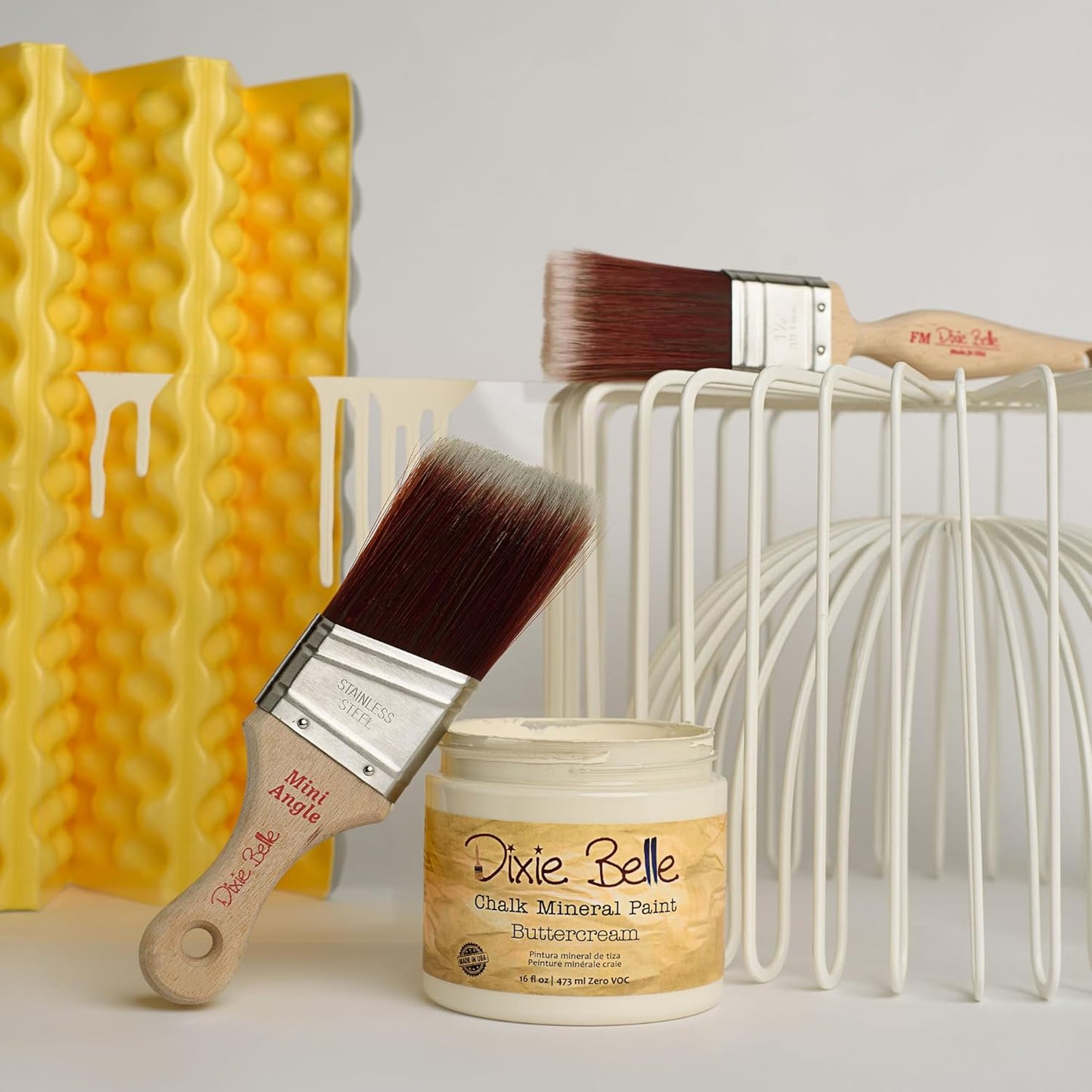 Dixie Belle Paint Company Chalk Finish Furniture Paint - Buttercream (32oz) - Matte Creamy White Chic Chalk Mineral DIY Furniture Paint