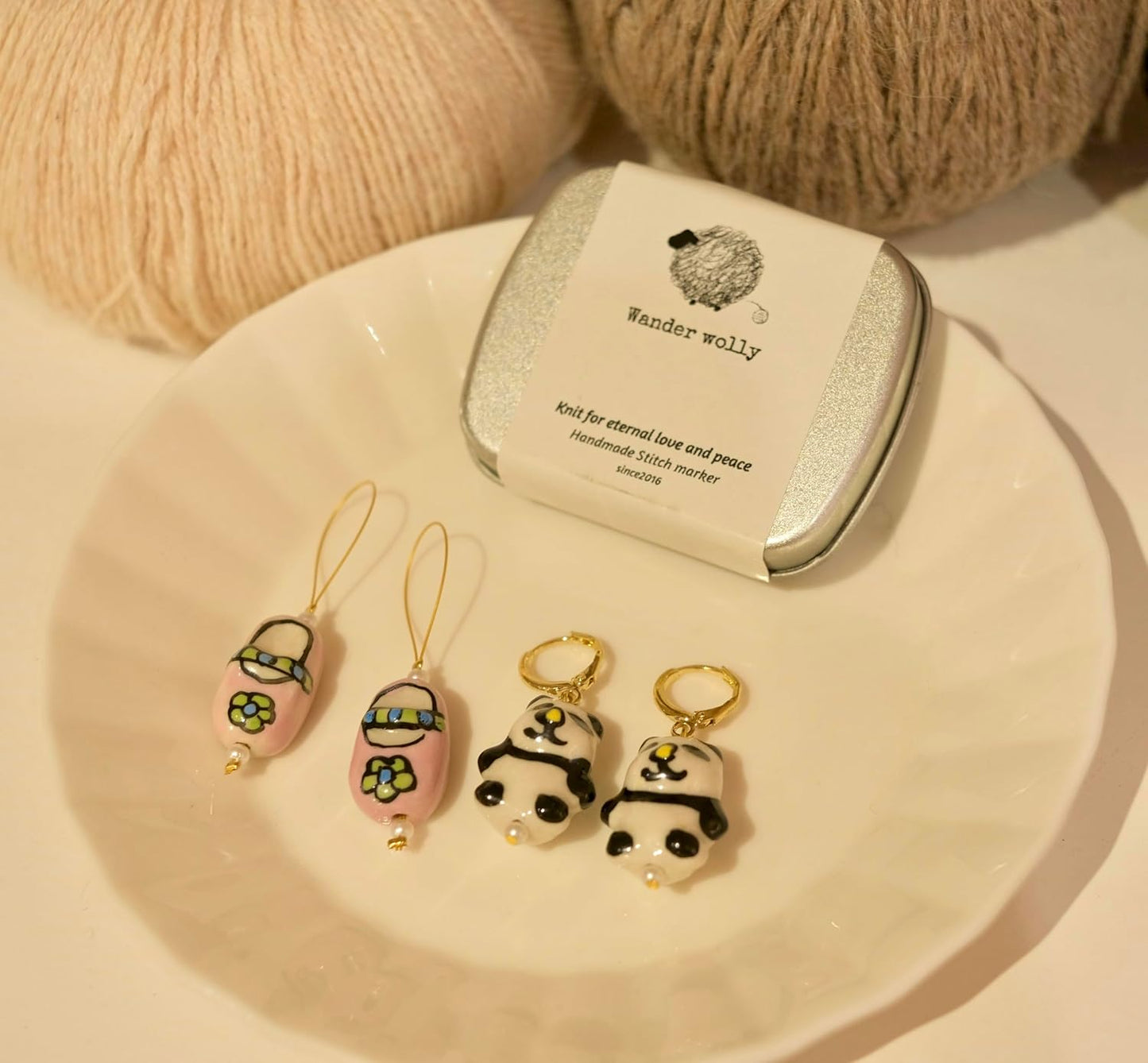 Knitting and Crochet Stitch Markers 4 PCS in One Case, 2 Pink Shoes Closed Rings& 2 Panda Openable Markers