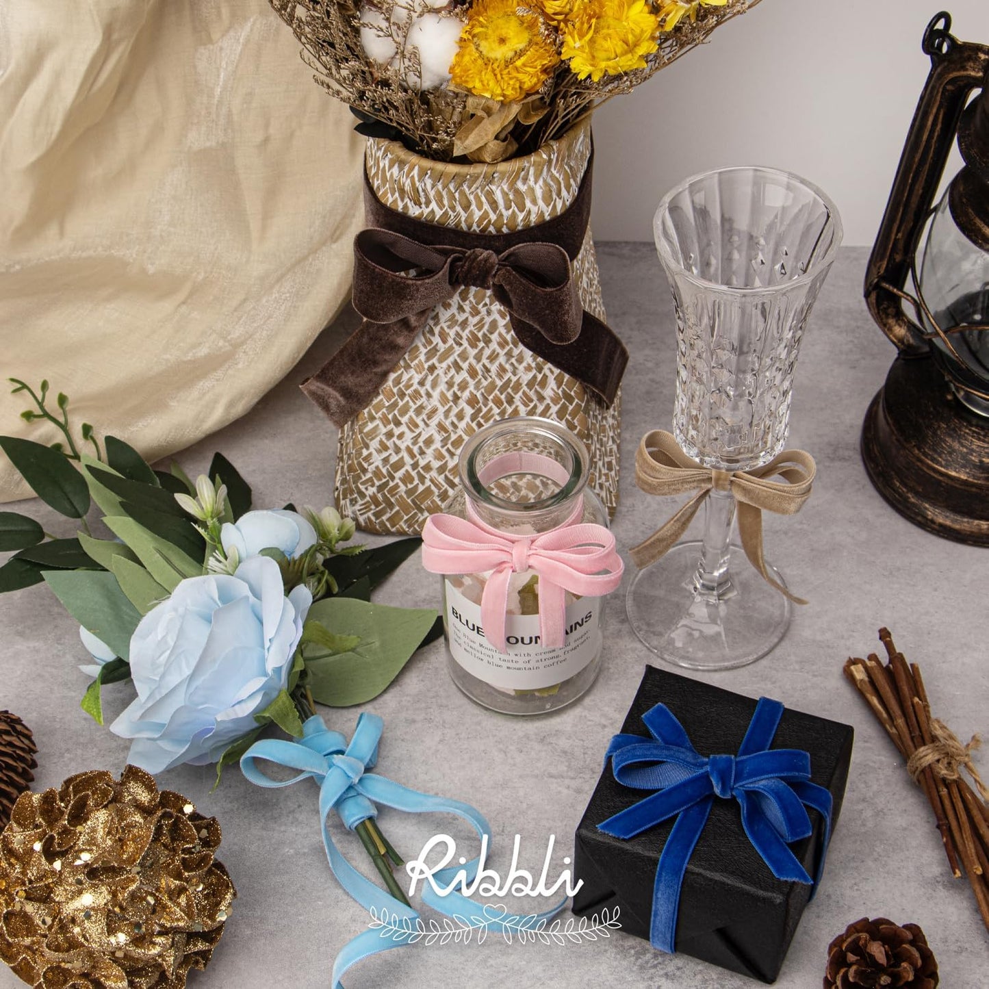 Ribbli Polyester Pearl Pink Velvet Ribbon,5/8 Inches Continuous10-Yard Spool,Christmas Ribbon for Gift Wrapping,Floral Bouquets, Home Decor