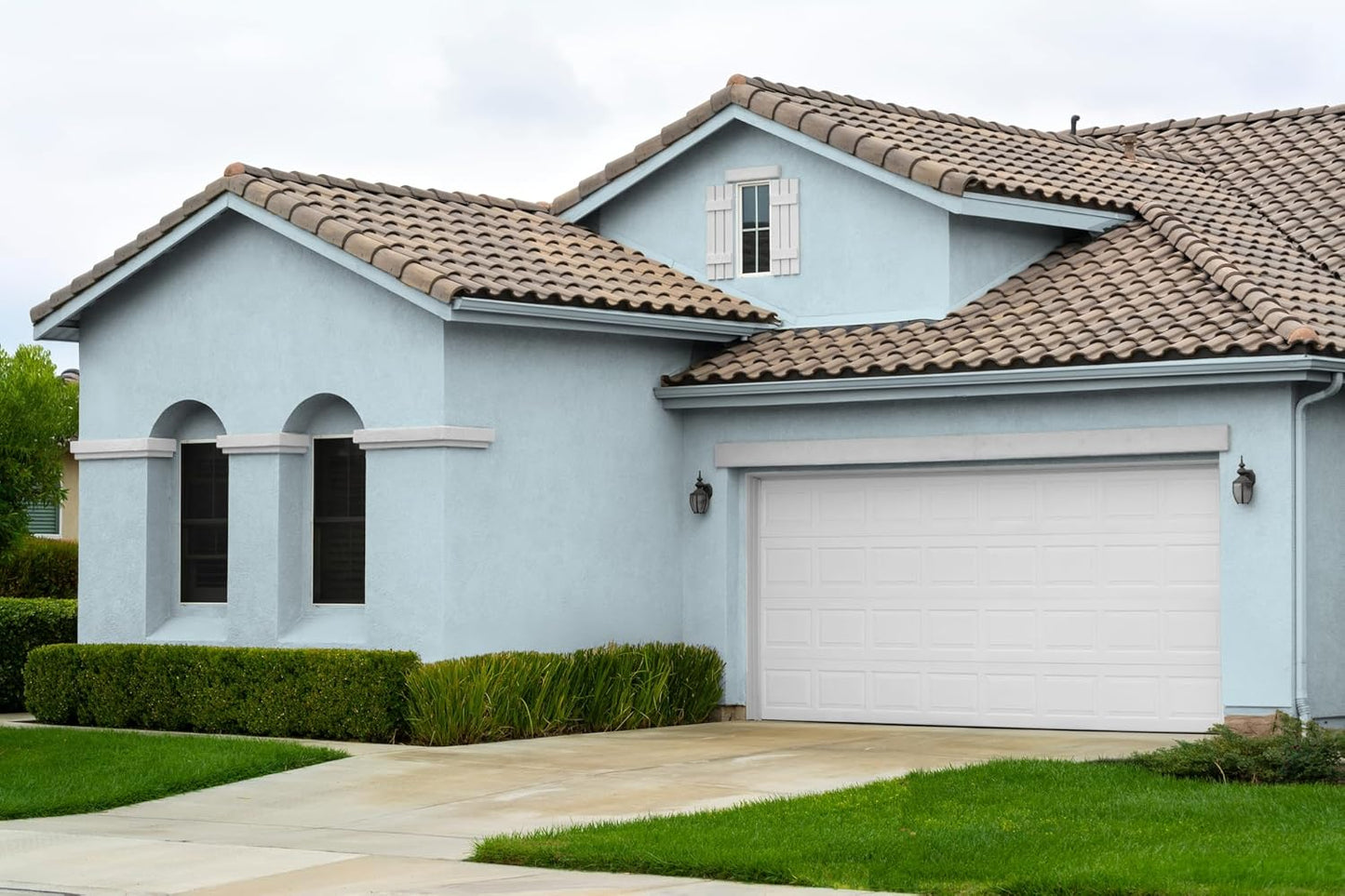 EVOLVE Paint & Primer: Environment-friendly, Low Sheen with One-coat Coverage for Interior & Exterior surfaces (Sky Blue, 1-Gallon)