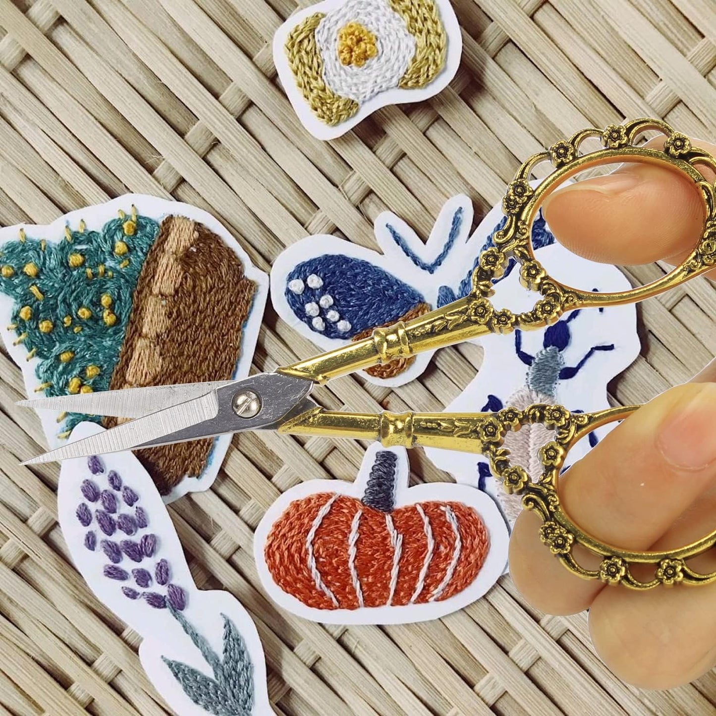 BIHRTC 4.5inch Small Sewing Scissors with Leather Case Sharp Tip Stainless Steel Scissors Vintage Shears Detail Yarn Thread Snips for Office Home Sewing Supplies Cross Stitch Needlework DIY Gold