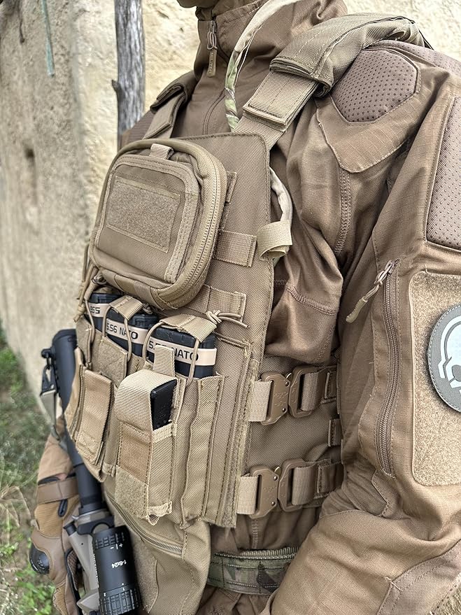 BOMTURN Great Tactical Outdoor Vest for Men Multifunctional Modular Molle Vest with Metal Buckles