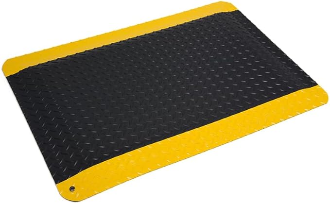 Wearwell Diamond-Plate Select Mat - Black/Yellow. Anti-Fatigue Workstation Mat. 2' W x 3' L x 9/16" Thickness. PVC Vinyl Surface with PVC Sponge. For Dry Industrial Use (495.916x2x3BYL)