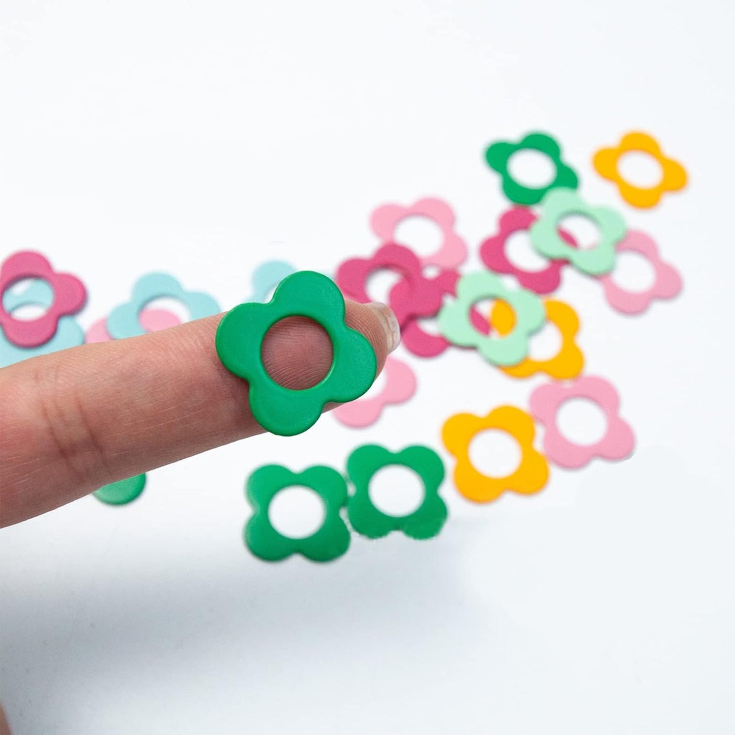 Multicolor Flower Shape Metal Stitch Markers Ring Mini Crochet Markers Knitting Markers for Weaving,Knitting