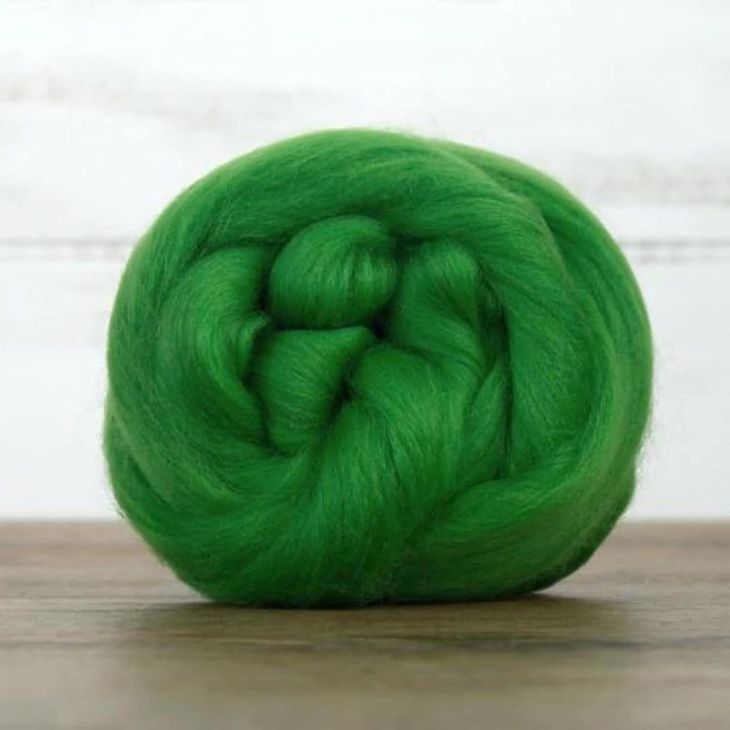 Revolution Fibers Merino Wool Combed Top | 1 lb Premium Wool Roving | 22 Micron, Best Merino Wool for Spinning, Tapestry, Needle Felting, Big Yarn Roving and Wall Hangings (Lawn Green)