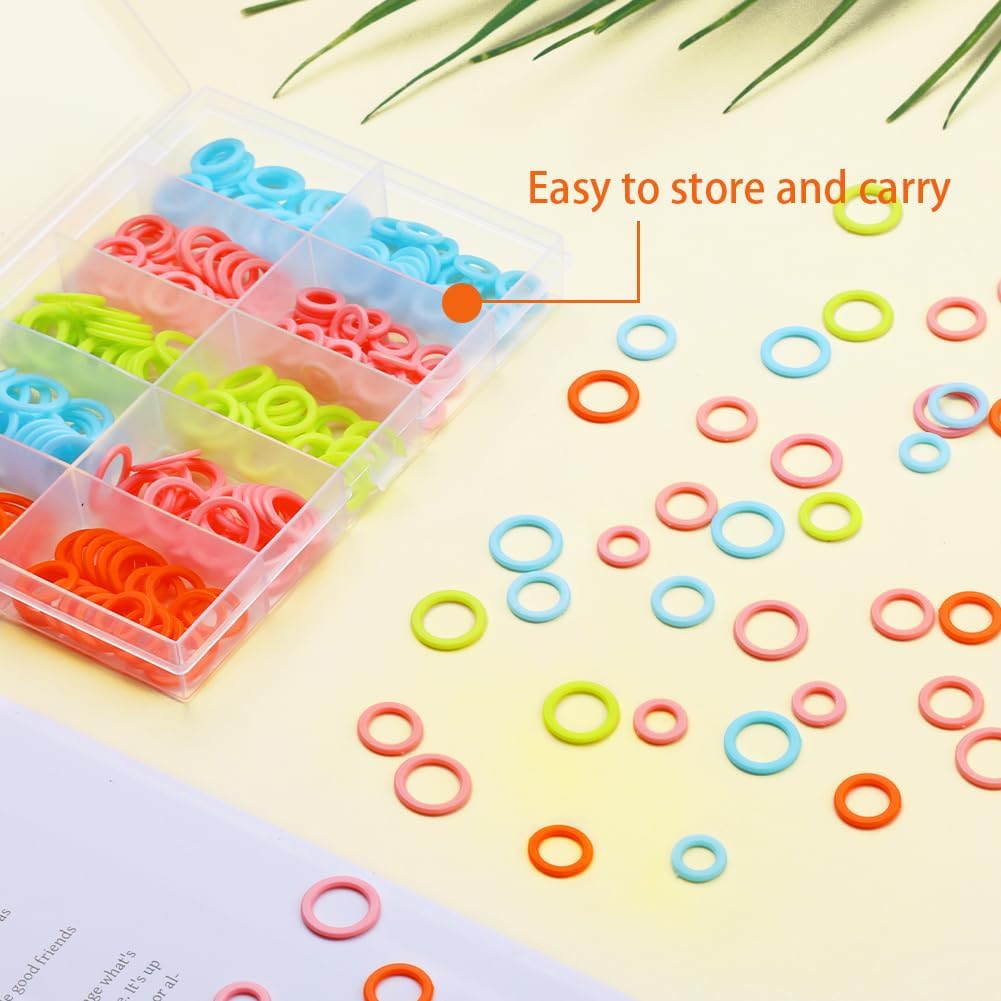 LUNARM 220 Pcs Knitting Stitch Marker, Random Colors O-Rings with Storage Box, Plastic Markers Rings(S/M/L) Crochet Locking Stitch for Knitting/Crochet
