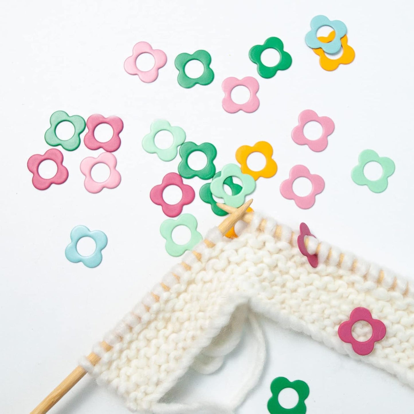 Multicolor Flower Shape Metal Stitch Markers Ring Mini Crochet Markers Knitting Markers for Weaving,Knitting