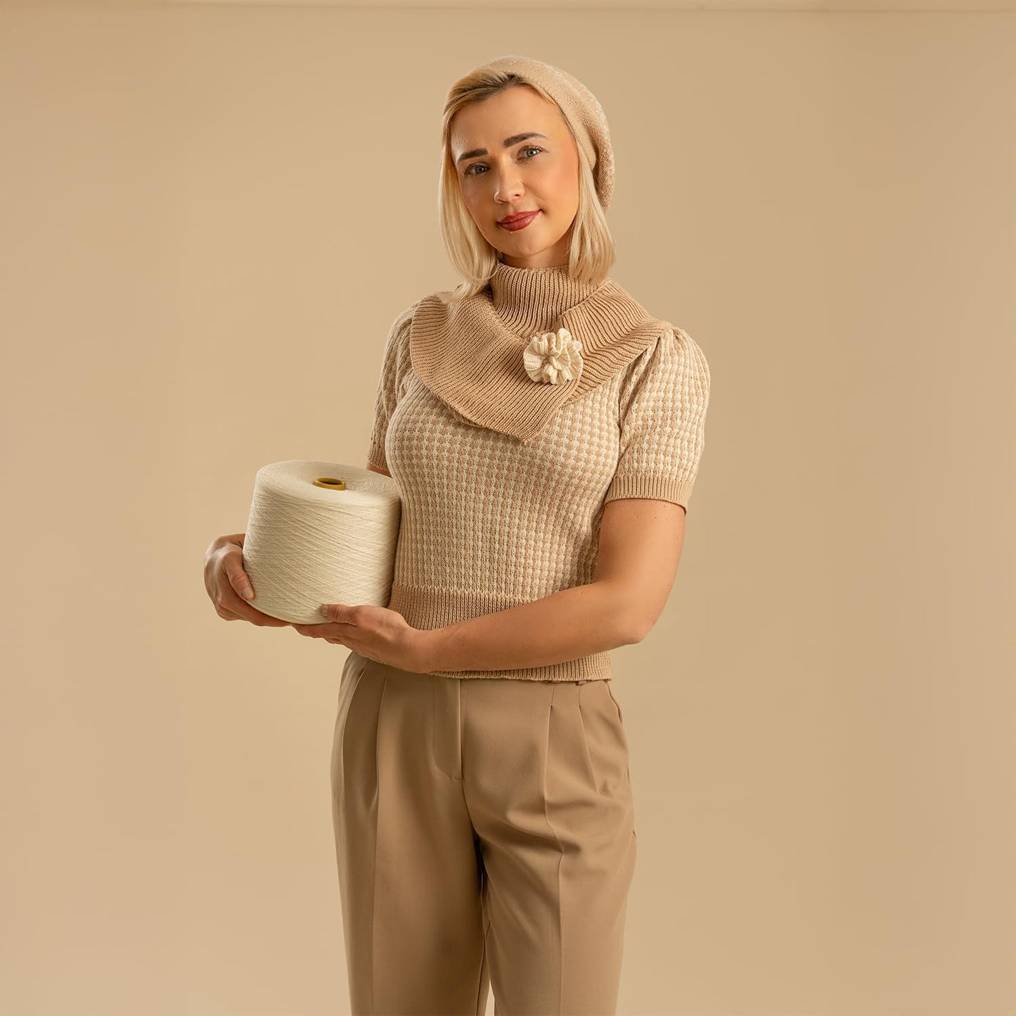 Kate Seamless Paper Backdrop for Photography Beige Cream Backdrop Paper (53''x16.4' Ivorine)