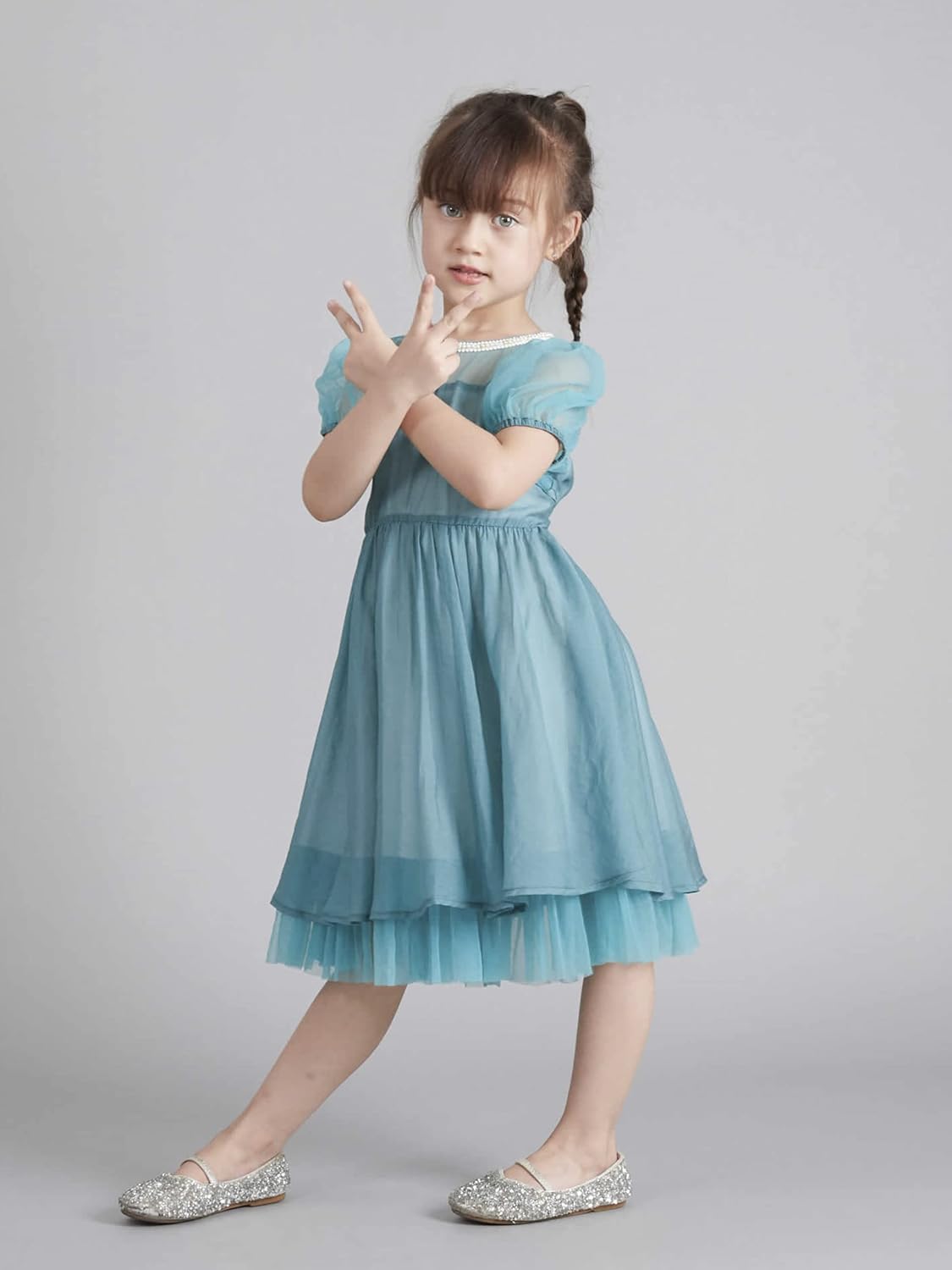 Seamless Photography Background Paper Roll, Grey Photo Paper Backdrop for Photography, Video and Streaming (82''x16' Pursuit Grey)