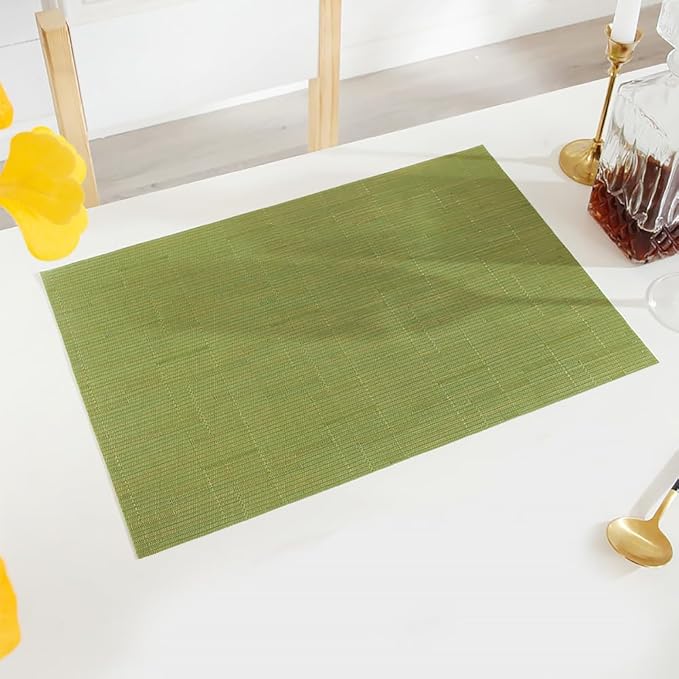 PIGCHCY Plastic Placemats,Durable Heat Resistant Placemats for Dining Table,Washable Woven Vinyl Kitchen Placemats Set of 4 (18 x 12 inches,Sage Green)
