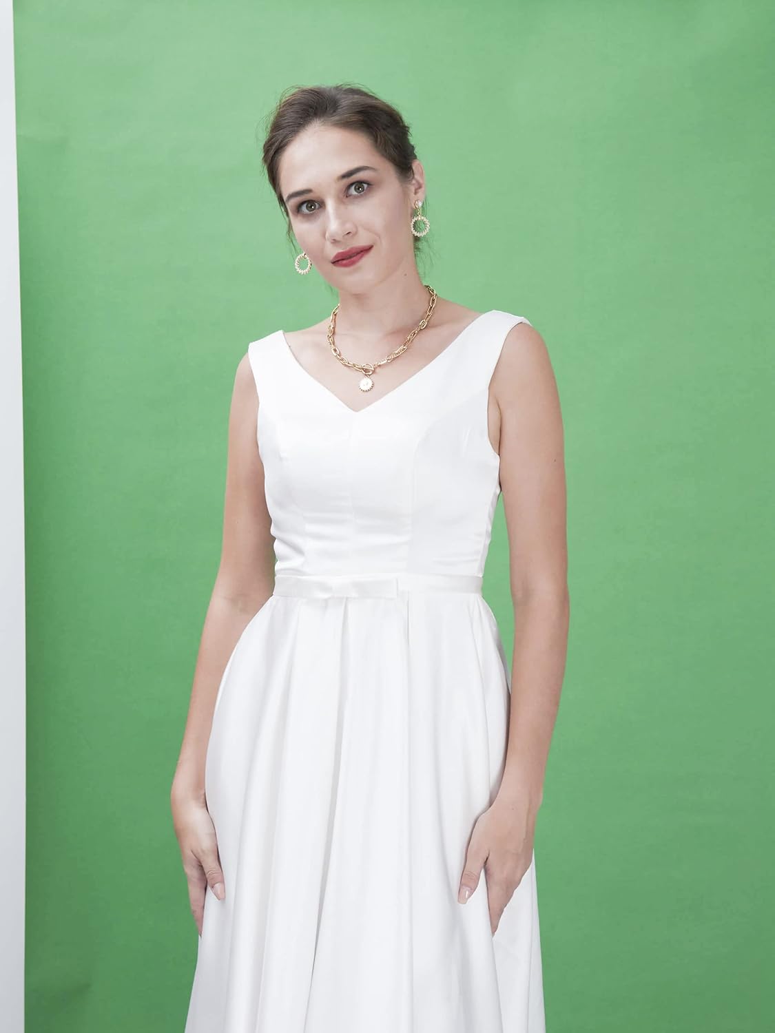 Seamless Photography Background Paper Roll, Green Photo Paper Backdrop for Photography, Video and Streaming (107''x36' Stinger)