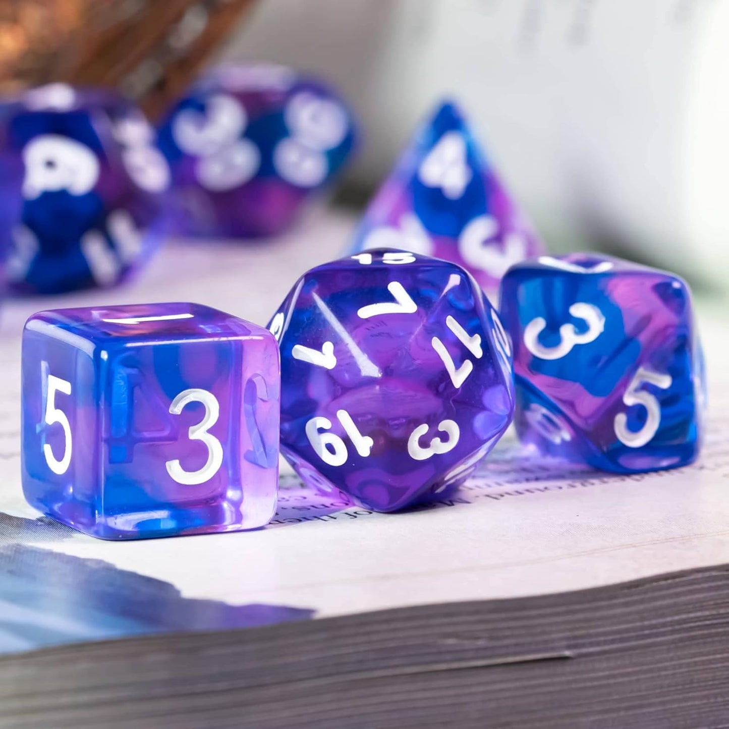 7-Die DND Dice Set Polyhedral Dice Set with a Leather Dice Bag, D&D Dice Set for Dungeons and Dragons, RPG Table Games (T/Purple Blue)