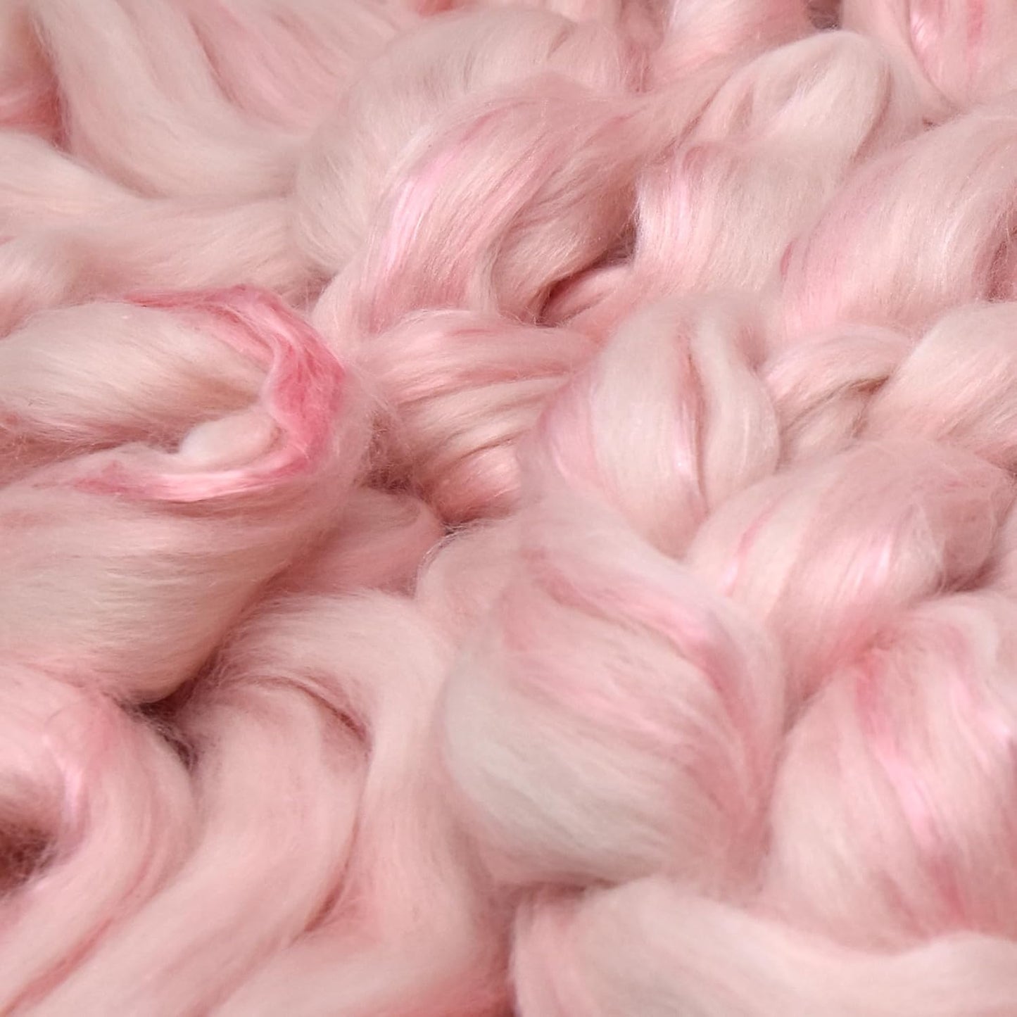Merino Silk Luxe Tonal Designer Blend. Superfine Merino, Mulberry Silk, Tussah Silk. Top Roving for Spinning or Felting. Fleur de Rose 4oz