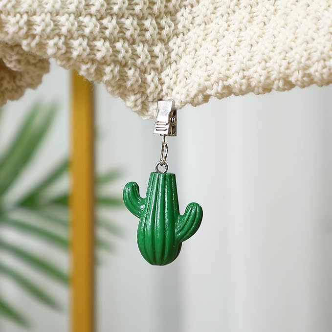 TwoFish Home Set of 4 New Green Cactus Tablecloth Weights Clips Handicraft New Green Cactus Tablecloth Clamps Pack of 4