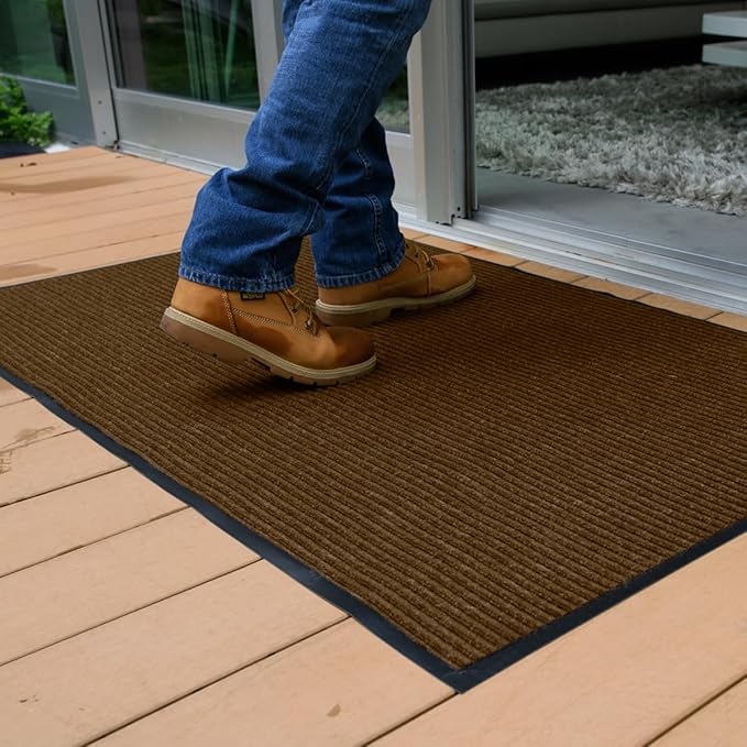 UNIMAT Tra c Guard Door Mat, 4´x 6´, Heavy Duty Waterproof Doormat, Stain and Fade Resistant Welcome Mats, Durable Rubber Backing, Low Pro le Entryway Rug, Shoe and Boot Scraper, Brown