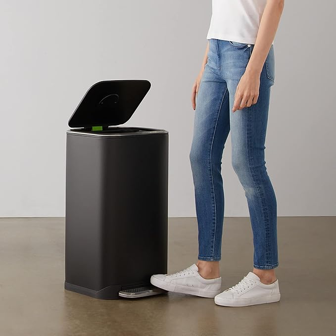 Amazon Basics Rectangular Metal Trash Can With Soft-Close Foot Pedal, 32 liter/8.5 gallon, 14"L x 14"W x 25.3"H, Black