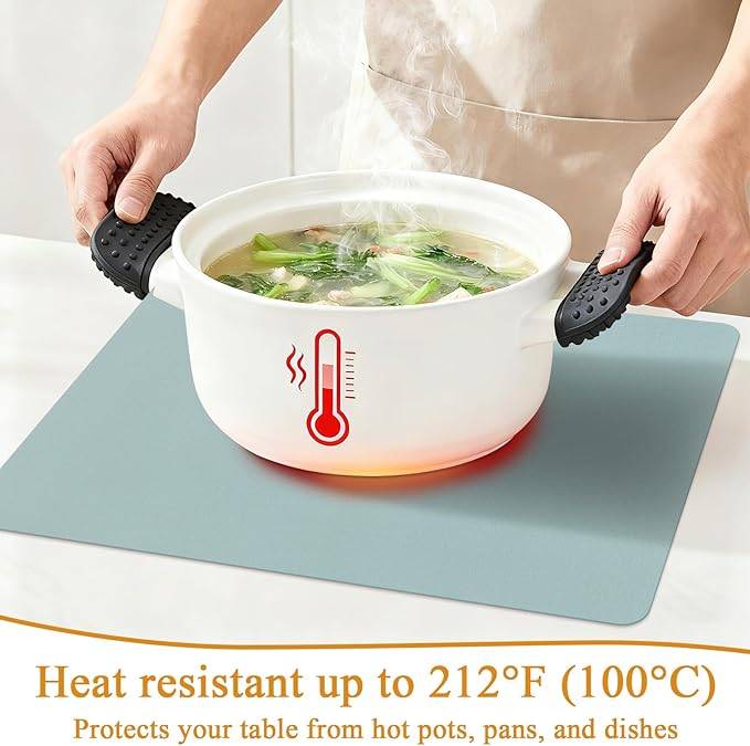 SHACOS Placemats Set of 6 Faux Leather Waterproof Leakproof Wipeable PU Non-Slip Vinyl Place Mats Heat Resistant Table Mats for Kitchen Dining Table Indoor Outdoor, Pale Green