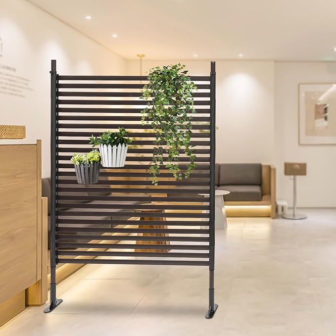 Metal Outdoor Privacy Screen,Freestanding Outdoor Divider Decorative Privacy Fence Screen,Freestanding Decorative Privacy Screen for Balcony Patio (110 * 150cm)