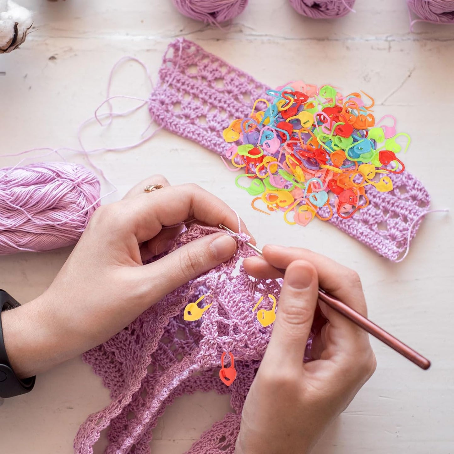 uxcell 200pcs Stitch Markers for Crocheting, Heart Shaped Crochet Marker Needle Clip Counter for Knitting Clothing Tag DIY Craft,Light Purple