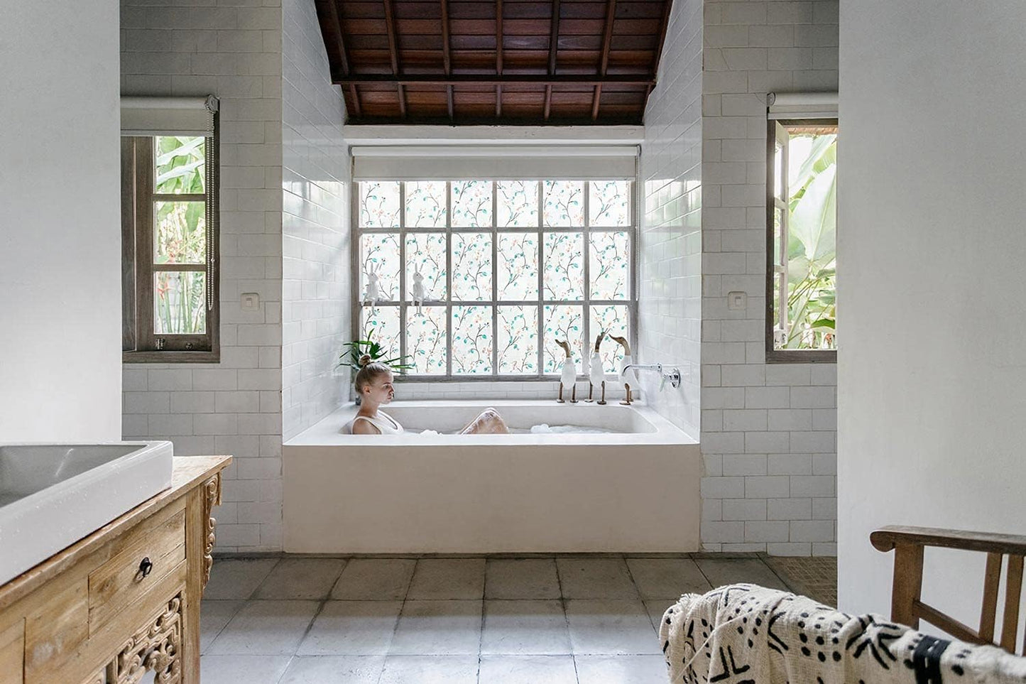 VSUDO Static Cling Decorative Window Privacy Film – Frosted Privacy Window Film with Jasmine Floral & Stained Glass Design, Adhesive-Free Tint for Home, Bathroom & Office (35.4" x 157.5")