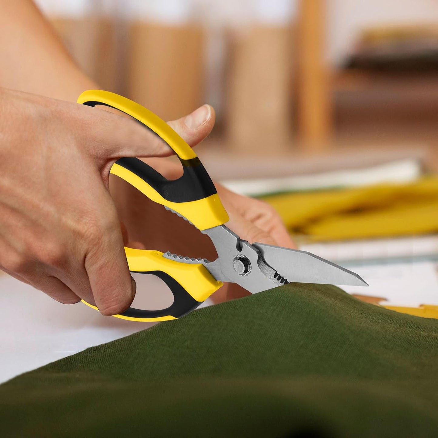 Utility Scissors Heavy Duty: sharp Scissors All Purpose heavy duty, Easy Cutting Carpet, Cardboard, Wires, Leather, Fabric（8'' Yellow）