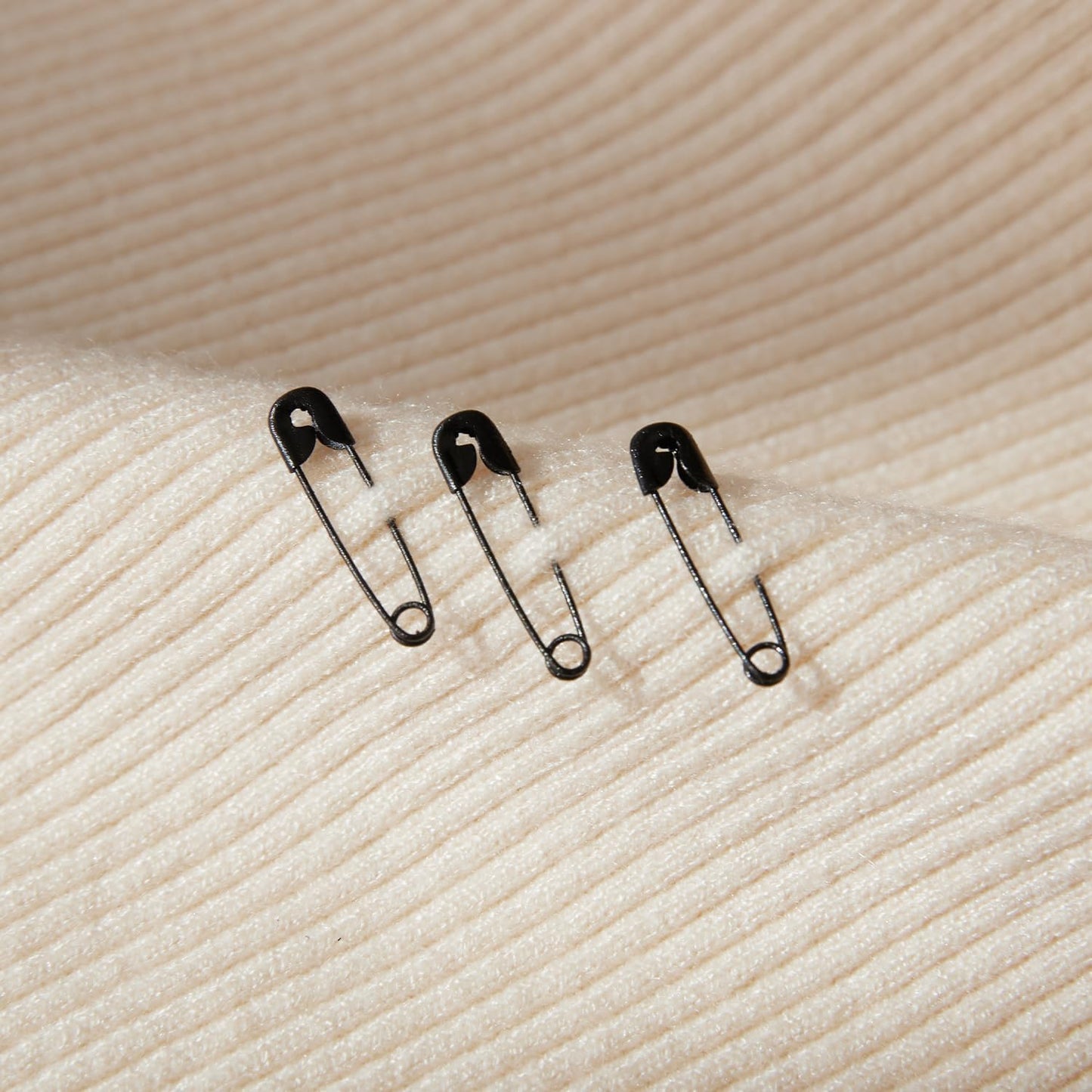 1000PCS Safety Pins, 0.75In/19mm Small Fastening Pins, Rust Resistant Nickel Plated Steel Set for Crafting, Sewing, Jewelry Making Fabric, Rimming Fastening Clip Button for Garment Hang Tag (Black)