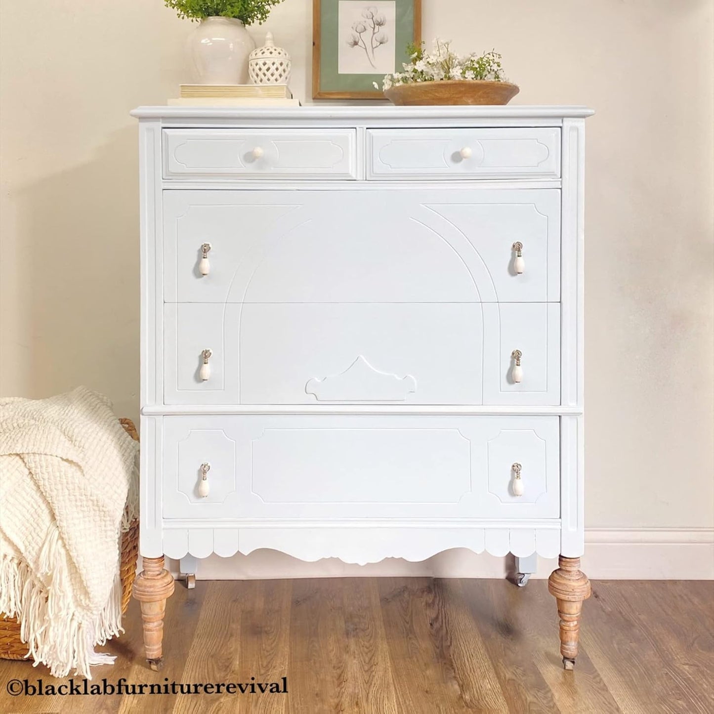 Dixie Belle Paint Company Chalk Finish Furniture Paint - Haint Blue (16oz) - Matte Pastel Blue Chic Chalk Mineral DIY Furniture Paint