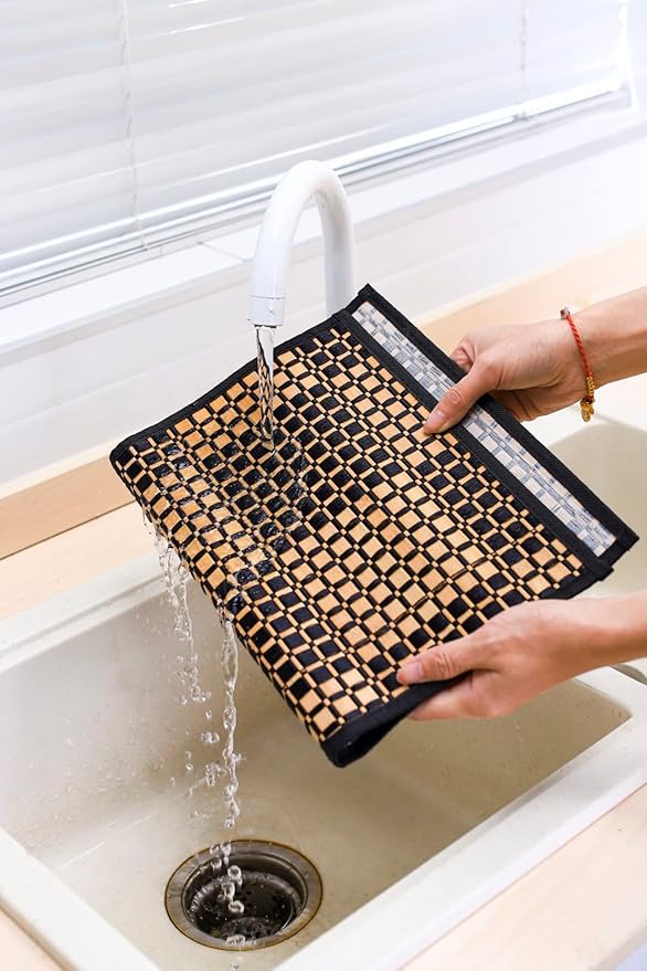 Bamboo Placemats Set of 4, Woven Table Mats for Dining Table Decor, Washable Place Mats for Kitchen Table, Non-Slip sushi rolling mat for Indoor and Outdoor