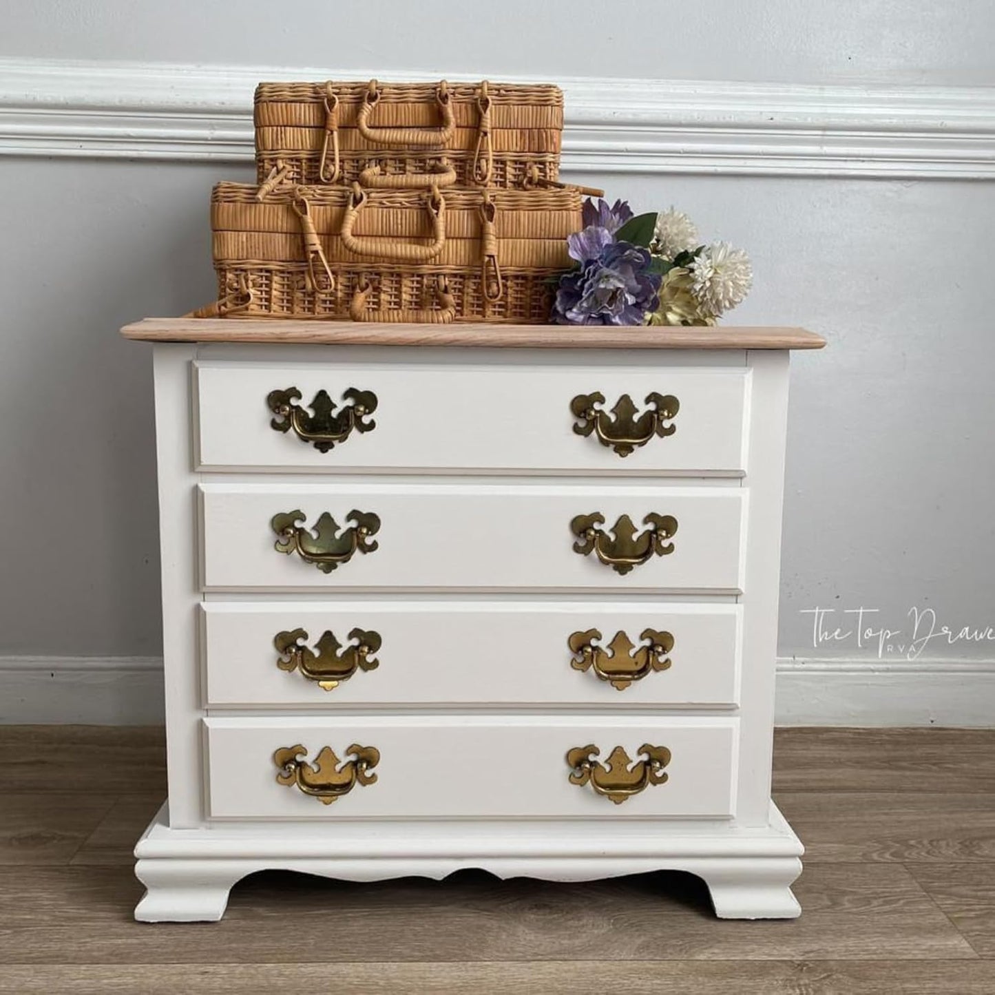 Dixie Belle Paint Company Chalk Finish Furniture Paint – Gardenia (16oz) – Matte Chic Chalk Mineral DIY Furniture Paint