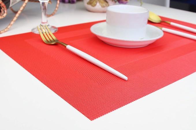 PIGCHCY Placemats,Washable Vinyl Woven Table Mats,Elegant Durable Placemats for Dining Table Set of 6 (18 x 12 inches,Passionate Red)