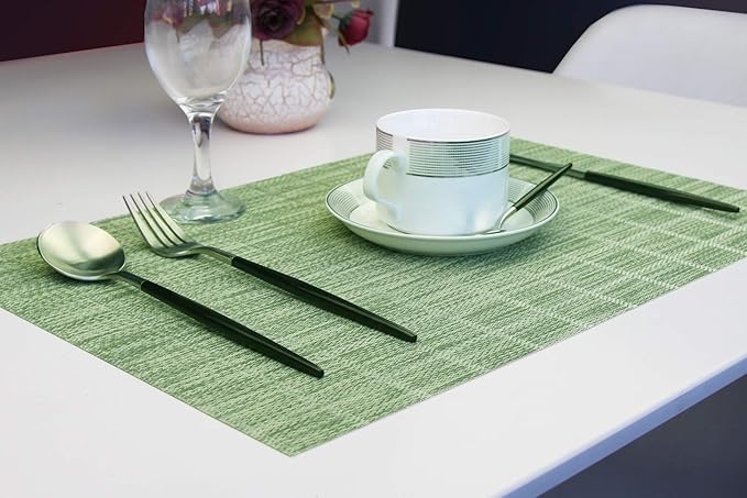 Woven Placemats Set of 6 Vinyl Heat-Resistant Table Mats Washable Kitchen Placemats for Dining Room (Grass Green)