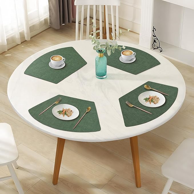 Round Table Placemats Set of 4, Faux Leather Wedge Shape Place Mats Heat Resistant Wipeable Washable Table Mats for Dining Outdoor Indoor, Green