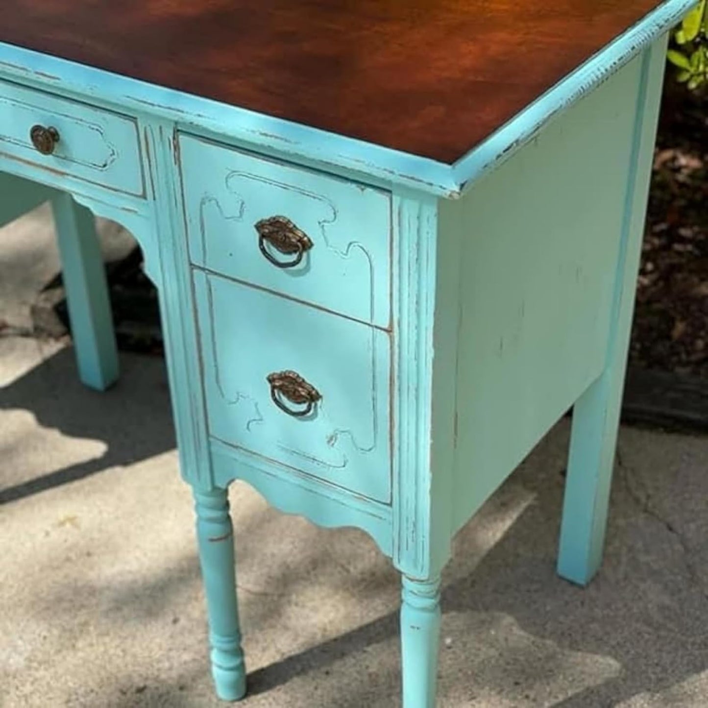 Chalky Chicks 4 Fl Oz Matte Rain Drop (Light Blue) Chalk Paint, Furniture Paint No Sanding All in One Paints Without Sanding for Cabinet, Wood, Crafts, Chalk Board, Walls, Dresser, Kitchen