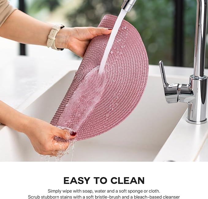 Round Placemats Set of 6 Plastic Woven Placemats Washable Wipeable Table Mats for Dining Table Heat Resistant Non-Slip Circle Place Mats (Lilac)