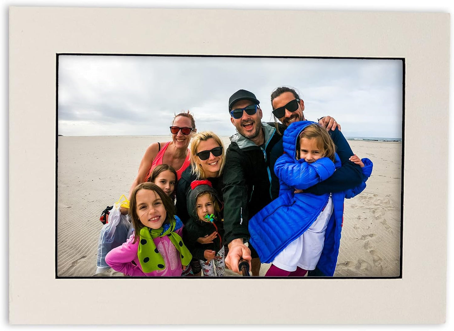 Pack of 25 Acid Free 11x14 Mats Bevel Cut for 8.5x11 Photos - White with Black Core Precut Matboards With Backing Boards and Clear Photo Mat Bags For Pictures, Photos, Framing - 4-ply Thickness