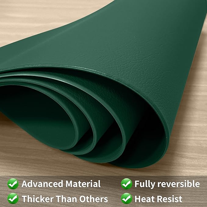 Herda Table Placemats Green Faux Leather Placemats Set of 6 Wipeable Washable Placemats for Round Table for Kitchen Dining Patio Outdoor Indoor Holiday Place Mat Christmas Table Mat