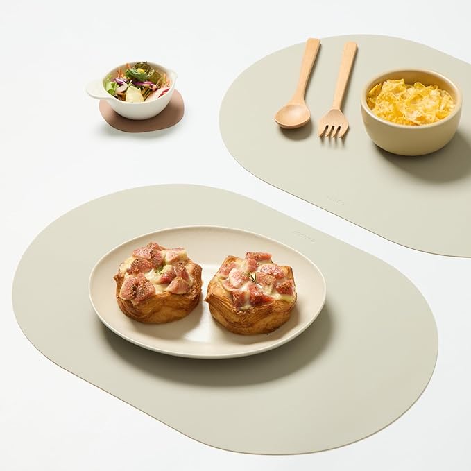 Grey Beige Oval Silicone Placemats Set of 4 – Heat Resistant, Waterproof, Easy to Clean Non-Slip Modern Dining Table Mats – Premium Leather Textured Japandi Kitchen Decor (Grey Beige)