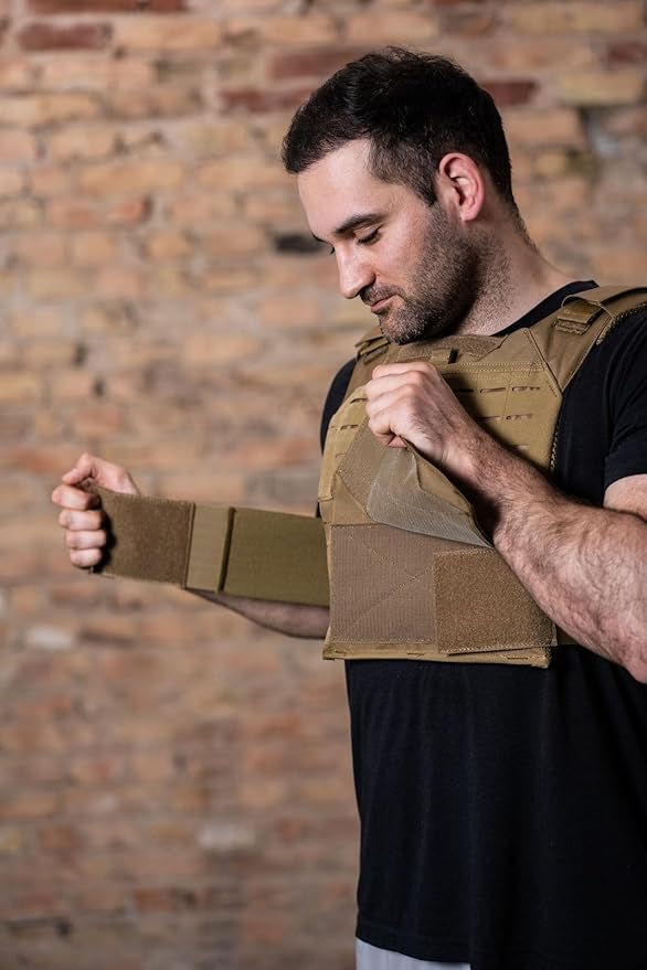 Northgym Adjustable Weighted Vest/Incl. 3D Weight Plates in 14lbs / 20lbs/ 30lbs/ 42.5lbs - Optimized Weight Distribution and with Curved Plates for Running, Functional Training and Working Out