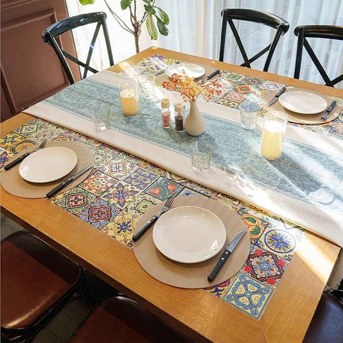 Round Faux Leather Placemats Set of 4 – 13 Inch Vinyl Table Mats, Heat Resistant, Non Slip, Wipeable & Washable, Easy to Clean Dining Table Decor for Kitchen & Dining Room（Light Taupe）
