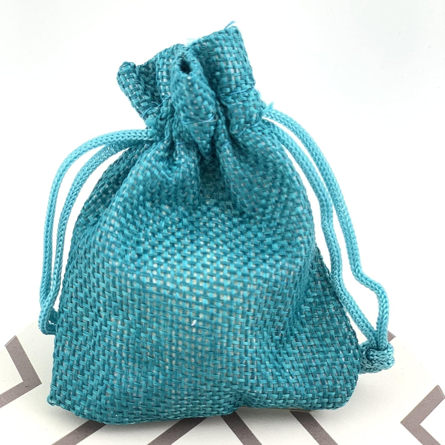 Palmhomee Pack Of 25 Burlap Gift Bags with Drawstring Linen Jewelry Pouches Wedding Hessian Jute Bags for Birthday and Treat Pouches Party Wedding Favors Gift (3.6x4.8 Inch, Peacock Blue)