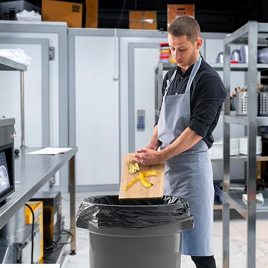 PRO&Family Commercial Round Trash Can with Lid and Dolly Rolling Waste Container, Ingredient Bin, Heavy-Duty Plastic, Anti-Static, Kitchen, Office, Outdoor Use (Gray, 32 Gallon)