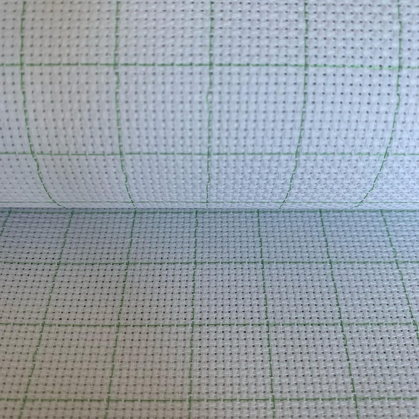 14CT Easy Count Thread Grid Aida Cloth Embroidery Cross Stitch Fabric, Green Grid, W59 x L39