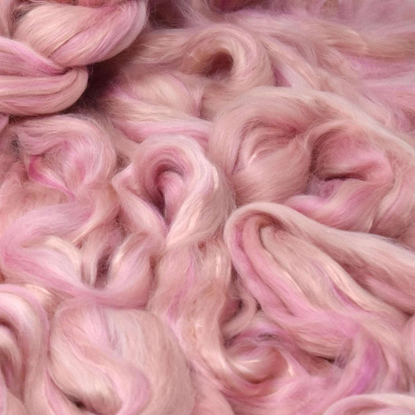 Merino Silk Luxe Tonal Designer Blend. Superfine Merino, Mulberry Silk, Tussah Silk. Top Roving for Spinning or Felting. Tender Heart 1oz