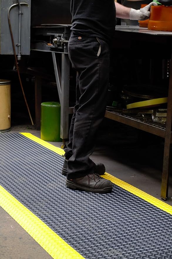 Wearwell Diamond-Plate Select Mat - Black/Yellow. Anti-Fatigue Workstation Mat. 3' W x 5' L x 9/16" Thickness. PVC Vinyl Surface with PVC Sponge. For Dry Industrial Use (495.916x3x5BYL)
