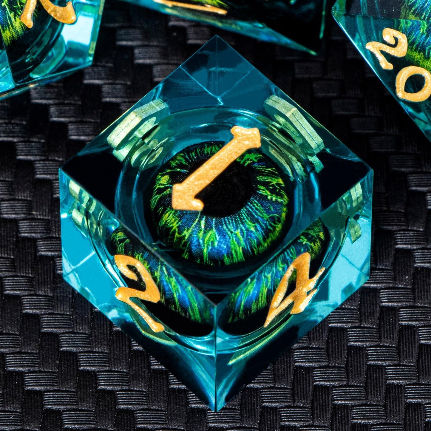 ARUOHHA DND Resin Dice Dragon Eye Dice Liquid Core Red Sharp Edged Dice Set with Gift Box, Polyhedral D and D Dice Set Role Playing Game D20 D12 D10 D8 D6 D4