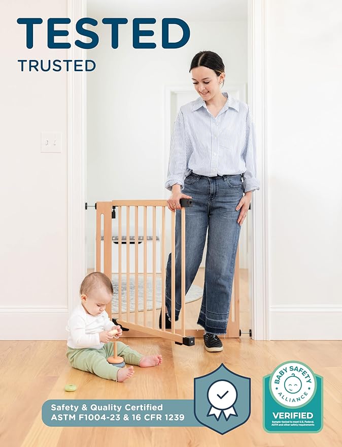 SizeWise™ Wood Pressure Mounted Safety Gate 31.1"-35" | Extra-Wide Passage | Auto-Close Two-Way Opening for Doorways and Hallways | Easy Installation | PEFC Certified Beech Wood (28.7" Passage)