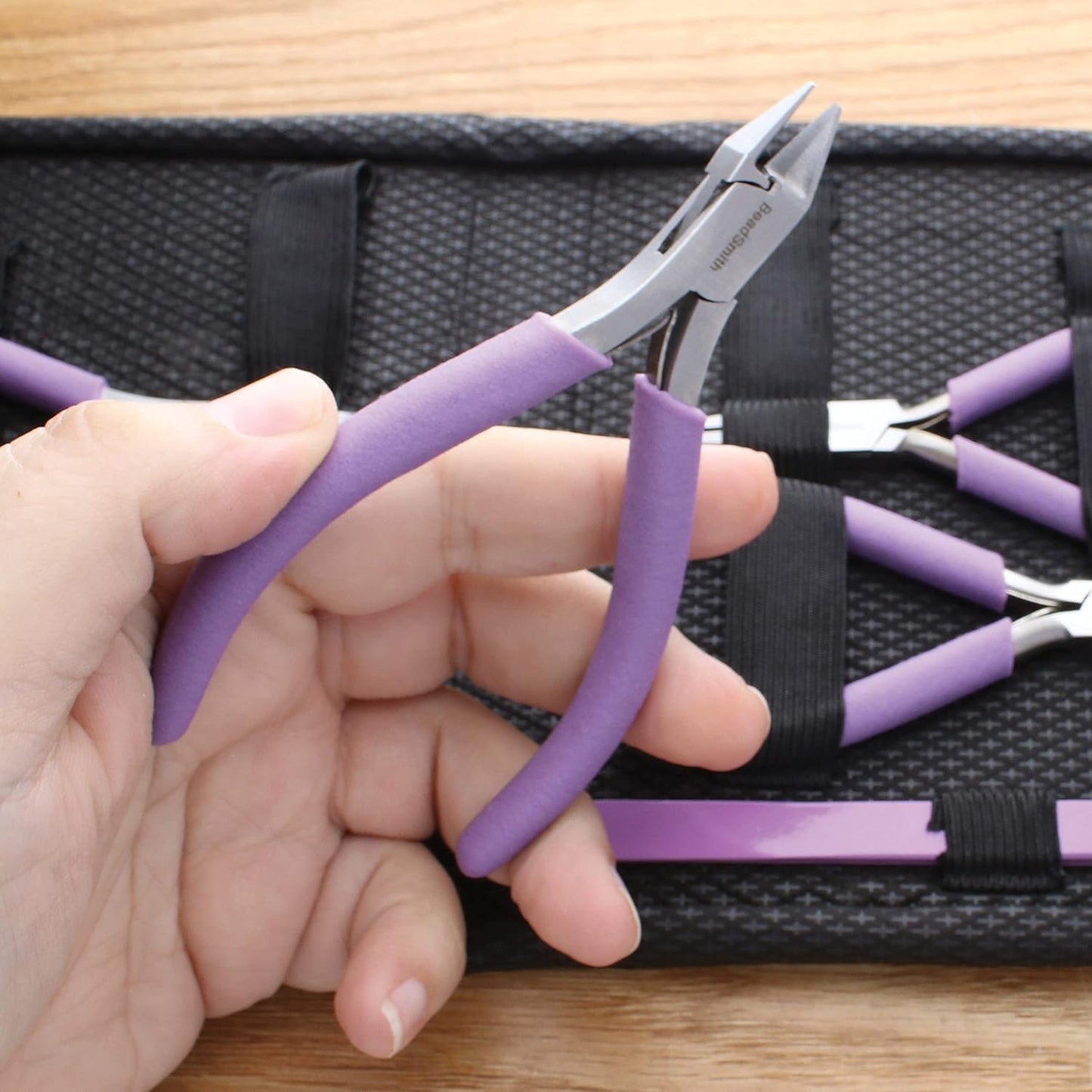 The Beadsmith Fashion Color Pliers – Set of 8 Slimline Color-Coordinated Tools – Matching Clutch in Orchid – Jewelry Making Supply Kit to Create Necklaces, Bracelets, Earrings & More