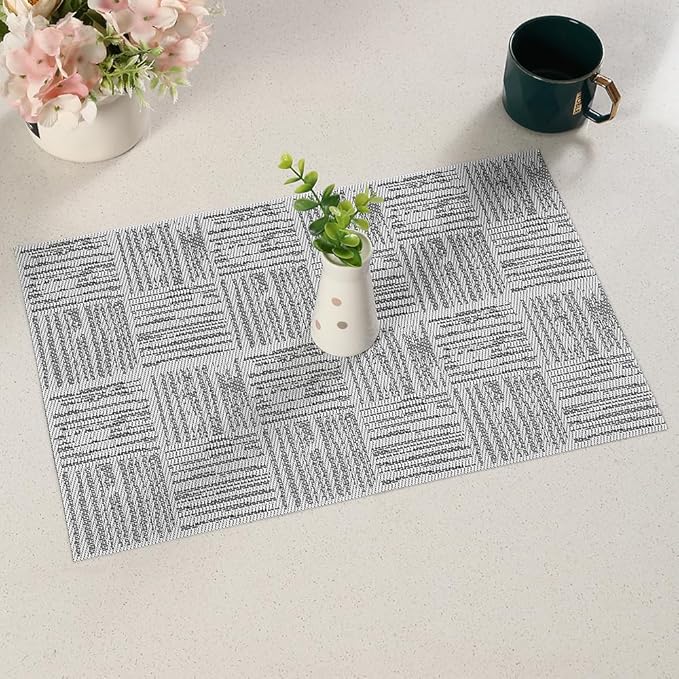 Placemats Set of 8, Plastic Vinyl 18" x 12" Place Mats for Dinner Table, No-Slip Wipeable Table Mats Daily Use Patio Kitchen Decoration (White Mix Black)