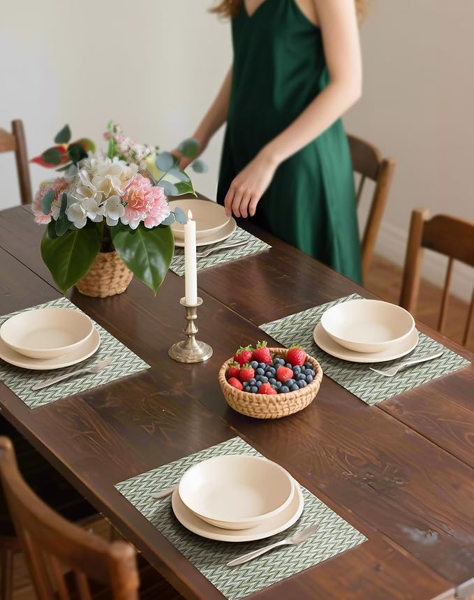 Leetaltree Green Placemats Set of 4 - Heat Resistant Non-Slip Place mats for Dining Table, Washable Durable PVC Vinyl Woven Table Mats（Green Zigzag, 4）